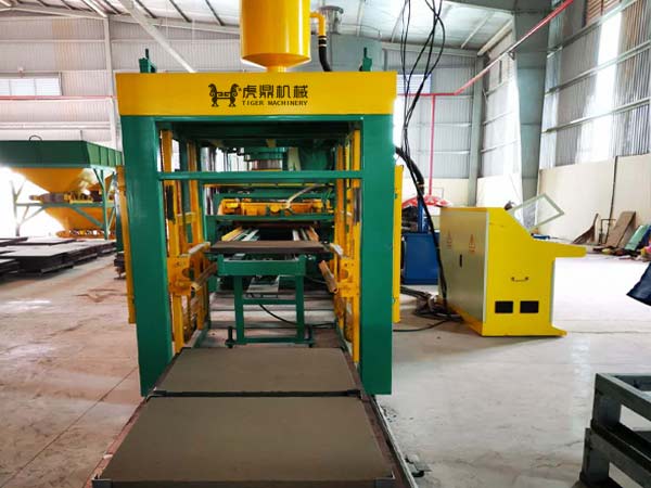 水泥靜壓磚機(jī) 環(huán)保磚機(jī)