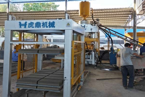 靜壓磚機生產(chǎn)側(cè)路石 路沿石磚機視頻